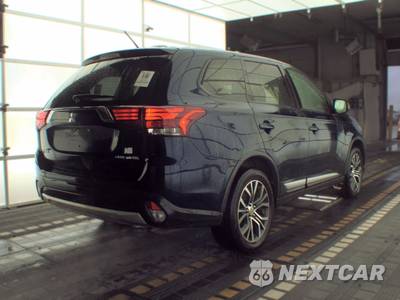 2016 Mitsubishi Outlander SE - zdjęcie 4 z 19 - miniatura