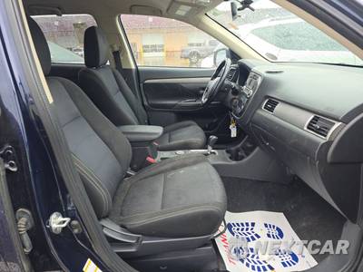 2016 Mitsubishi Outlander SE - zdjęcie 8 z 19 - miniatura