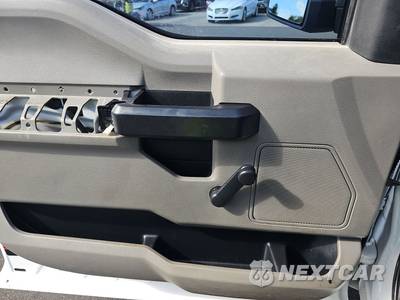 2017 Ford F-150 XL Extended Cab Medium Bed w/Rear Doors - zdjęcie 9 z 18 - miniatura