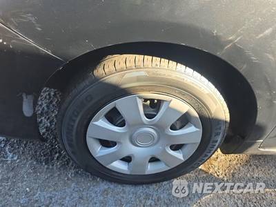 2010 Toyota Corolla LE - zdjęcie 8 z 21 - miniatura