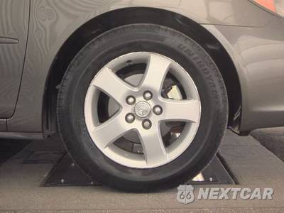 2003 Toyota Camry LE - zdjęcie 10 z 47 - miniatura