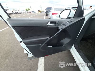 2014 Volkswagen Tiguan SEL - zdjęcie 9 z 33 - miniatura