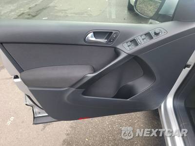 2011 Volkswagen Tiguan S 4MOTION - zdjęcie 9 z 27 - miniatura